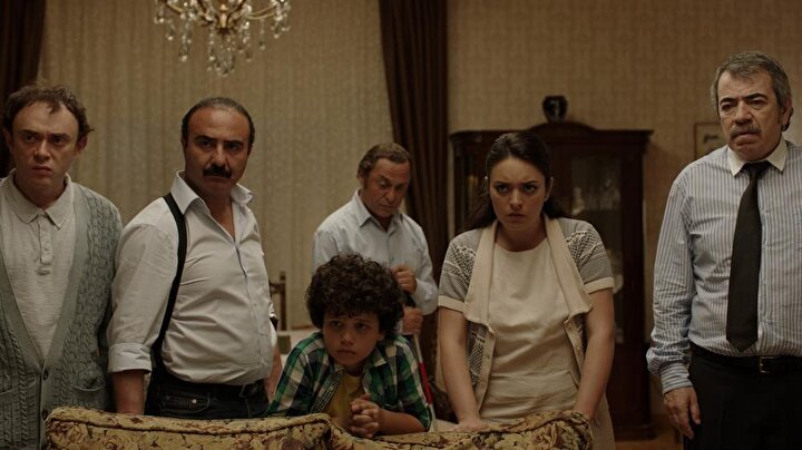 Celal Tan ve Ailesinin Aşırı Acıklı Hikayesi (2011)