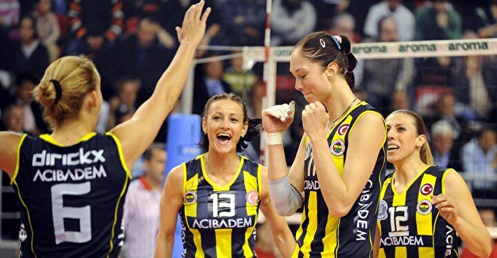 Vakıfbank ve Fenerbahçe voleybol takımlarının dünya şampiyonlukları