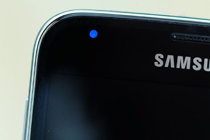 Samsung'lardaki mavi bildirim ışığı nedir?