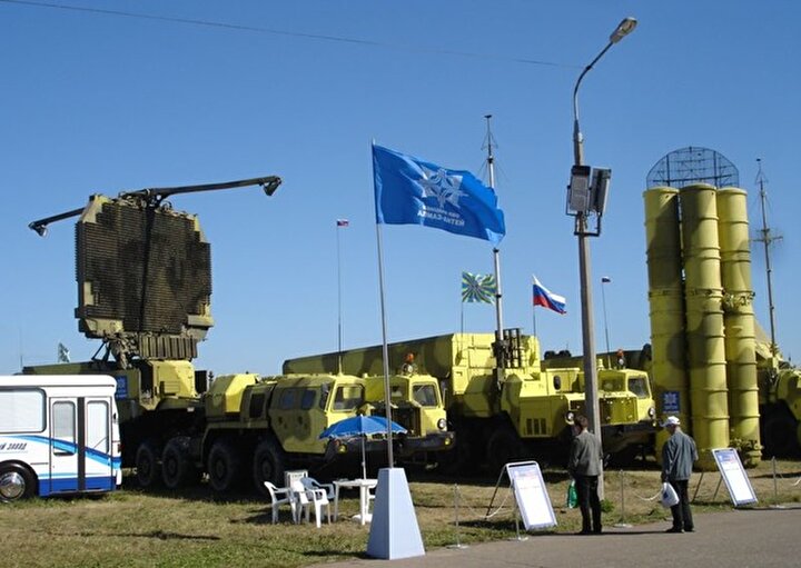 S-400'ler uçaklar ve hava araçlarının korkulu rüyası. Radarların ABD yapımı görünmezlik teknolojili F22 ve F35'leri de rahatlıkla tespit edebiliyor