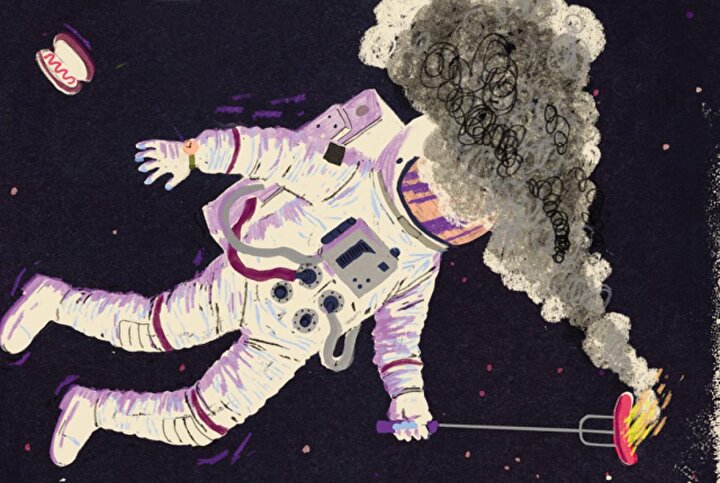 Uzaydan dönen astronotların yorumuna göre uzay, katı haldeki biftek, sıcak metal ve kaynak dumanı gibi kokmaktadır.