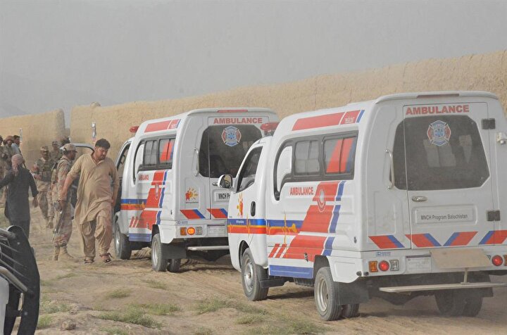 Pakistan'da iki mitingde bombalı saldırı: 132 ölü