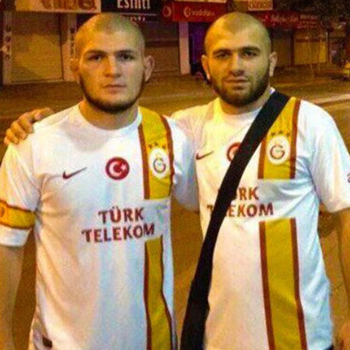 Türklerle arasında bağ kuran detay yalnızca dini değil. Kendisi aslında Avar Türkü...