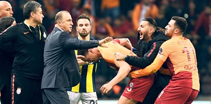 Galatasaray Fenerbahce Derbisi Sebebiyle Pfdk Ya Sevk Edilenler Ne Cezalar Alacak