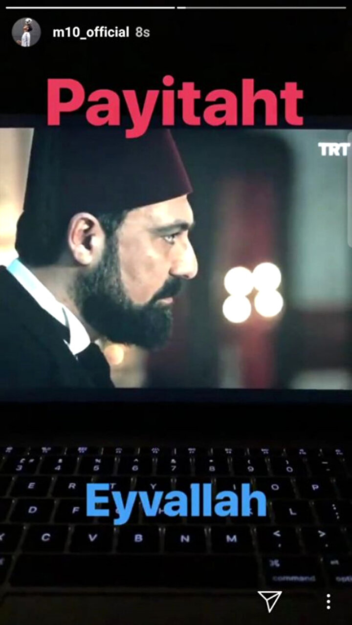 Büyük bir hayran kitlesine sahip olan yıldız oyuncu daha önce de Instagram hesabından bu kareyi paylaşmıştı: