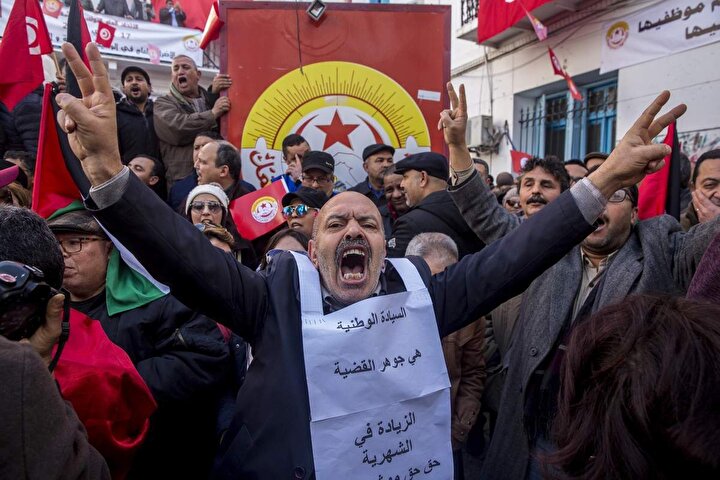 Tunus'ta genel grev hayatı felç etti