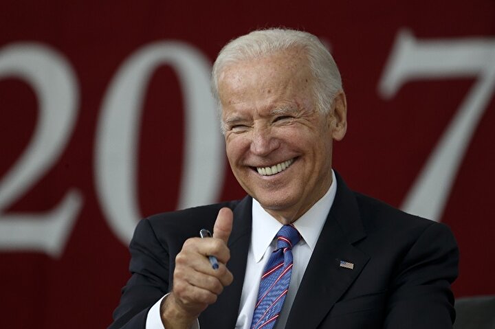Biden 'yaşına rağmen' önde