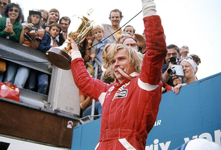 Yarış sonunda ise James Hunt 1 puanla şampiyon oldu.