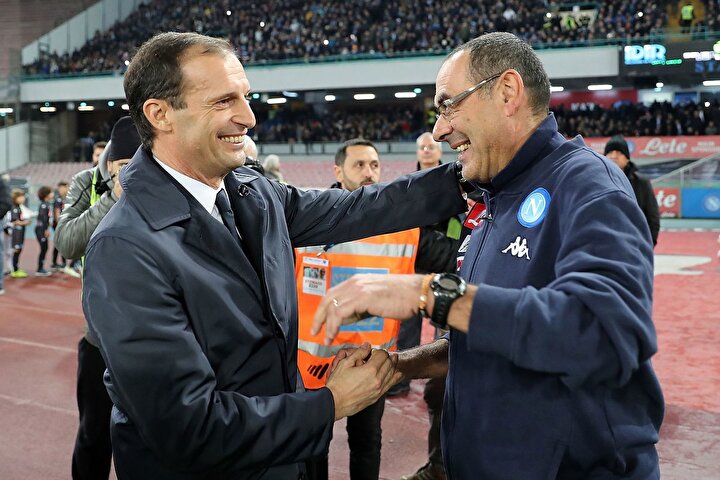 Juventus'a imza attığı için Napoli'de hain edilecek olan Sarri, Serie A'da 8 sezondur üst üste şampiyon olan Cristiano Ronaldolu juventus'ta kariyeirnin en büyük sınavını verecek.
