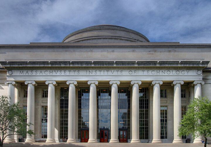1. Massachusetts Teknoloji Enstitüsü (MIT)