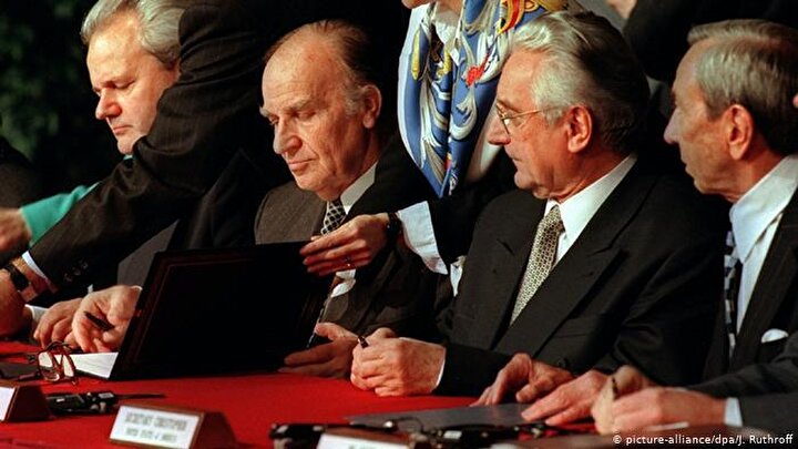 Bosna Savaşı'nı bitiren anlaşma, 1995'te ABD'nin Ohio eyaletindeki Dayton Hava Üssü'nde imzalandı