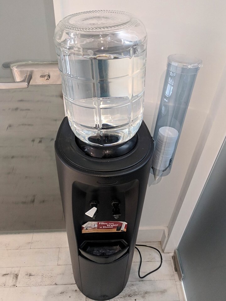 Plastik yerine kullanılan cam damacana takdir edildi ✅