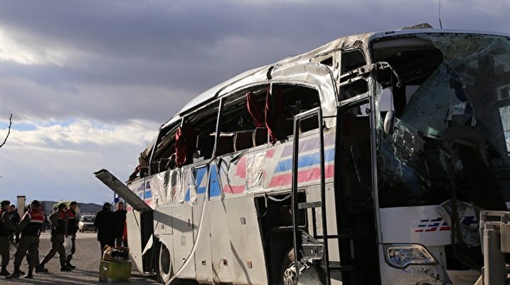Eskisehir De Otobus Devrildi