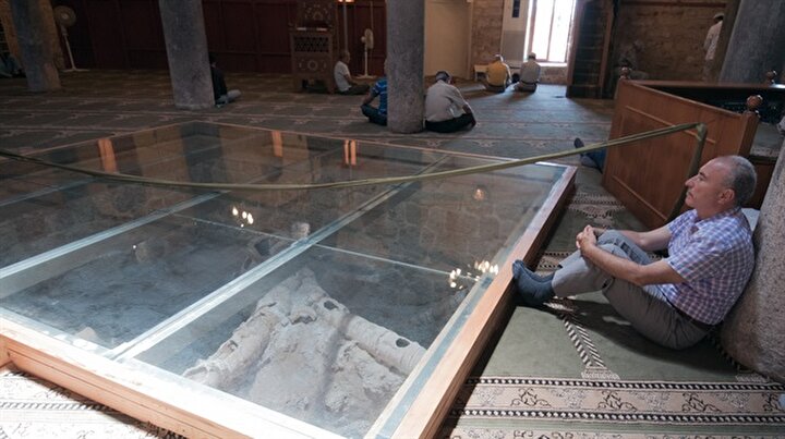 Tarihi su kanallı Yivli Cami