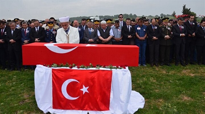 Şehit annesi teröristlere lanet yağdırdı