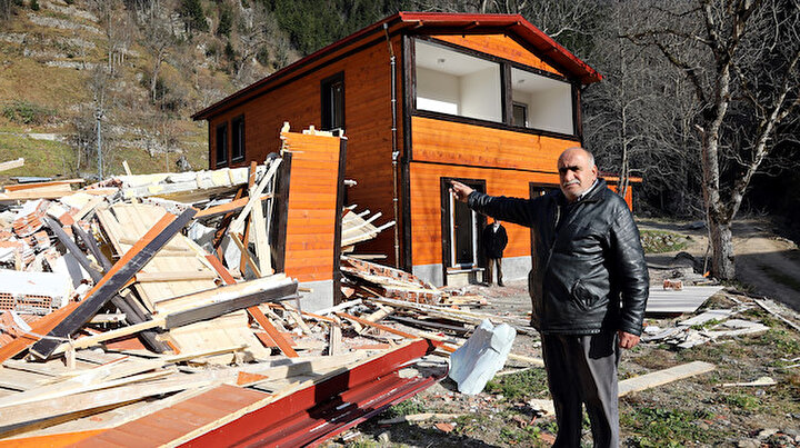 Uzungölde yanlışlıkla yıkıldığı iddia edilen bina kaçak çıktı