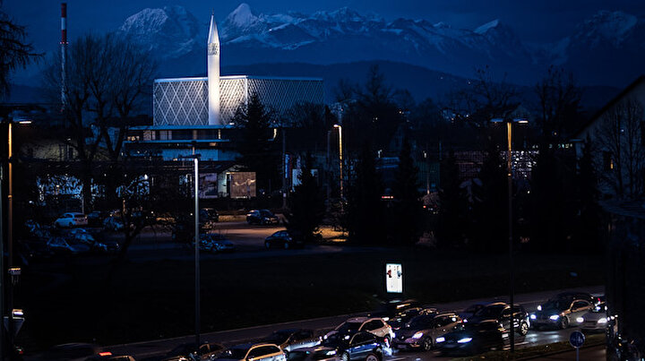 Slovenyanın minareli tek camisi