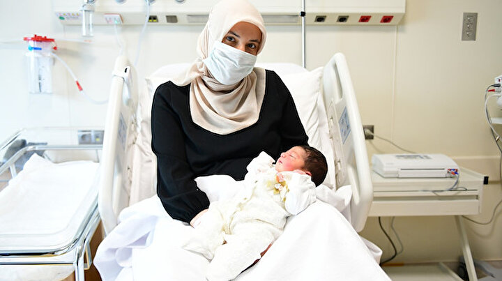 Sağlık Bakanı Kocadan Çam ve Sakura Hastanesindeki ilk bebek paylaşımı