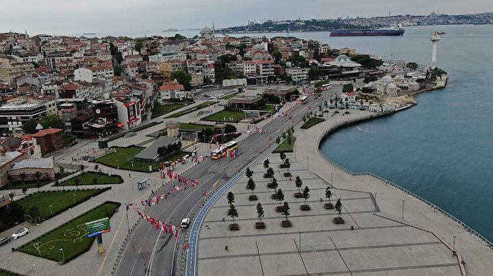 Boş kalan Üsküdar Meydanı havadan fotoğraflandı