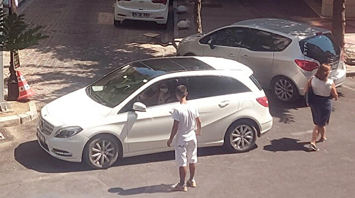İzmirde değnekçi terörü: Parayı bu sefer ben alacağım diye birbirlerini bıçaklıyorlar