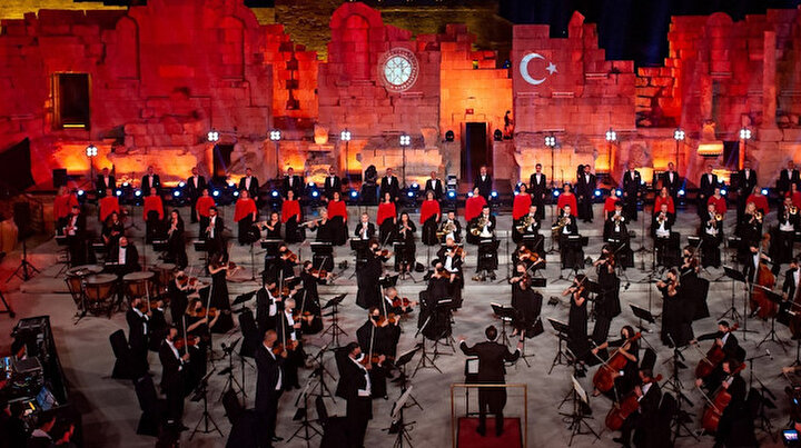 İletişim Başkanlığından muhteşem 29 Ekim programı: Cumhurbaşkanlığı Senfoni Orkestrası konser verdi