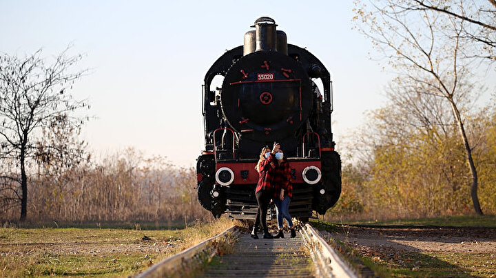 Eski tren garı fotoğraf tutkunlarının uğrak yeri oluyor