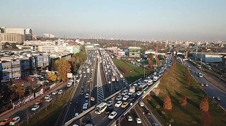 İstanbulda kısıtlama öncesinde trafik yoğunluğu yüzde 70e çıktı