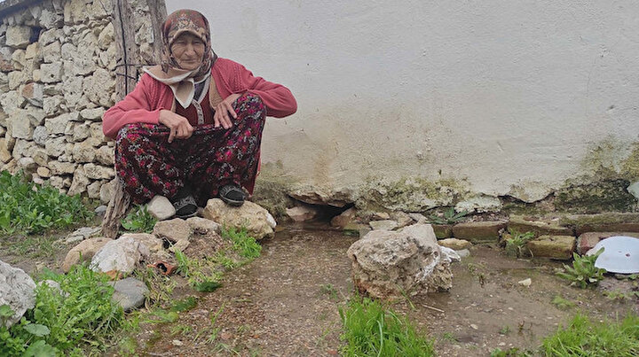 Bu köyün her yerinden su çıkıyor: Gece gündüz sürekli su akıyor