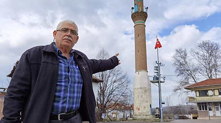 Camisiz minare görenleri şaşırtıyor: Yıkmaya kıyamadık