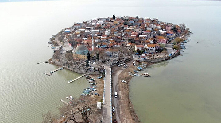 Sular yükseldi, tarihî köy yine ada oldu