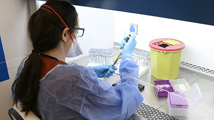 Koronavirüs savaşçıları test sonucunu belirlemek için zamanla yarışıyor