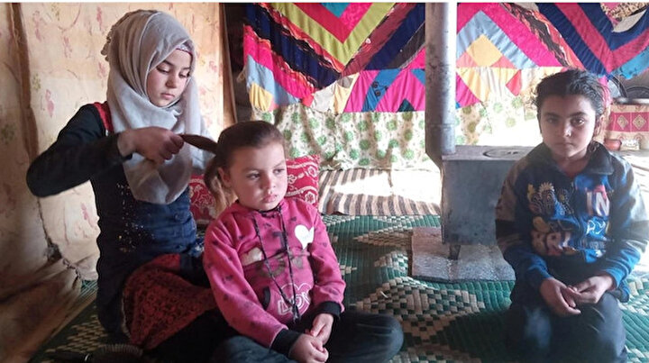 12 yaşında kardeşlerine hem annelik hem babalık yapıyor: Kardeşlerim için gerekirse taş kırarım
