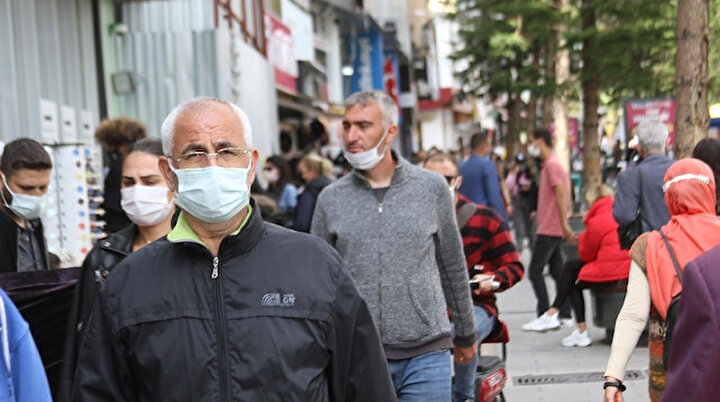 Kırmızıya dönen Antalyadan korkutan görüntüler