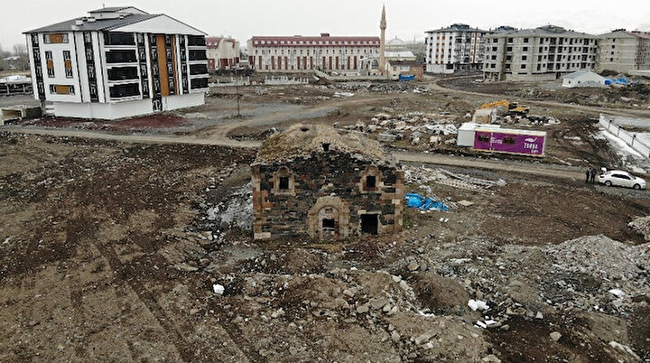 Kentsel dönüşüm projesinin tam ortasında kaldı: Sahibi restorasyona da yer değişikliğine de izin vermiyor