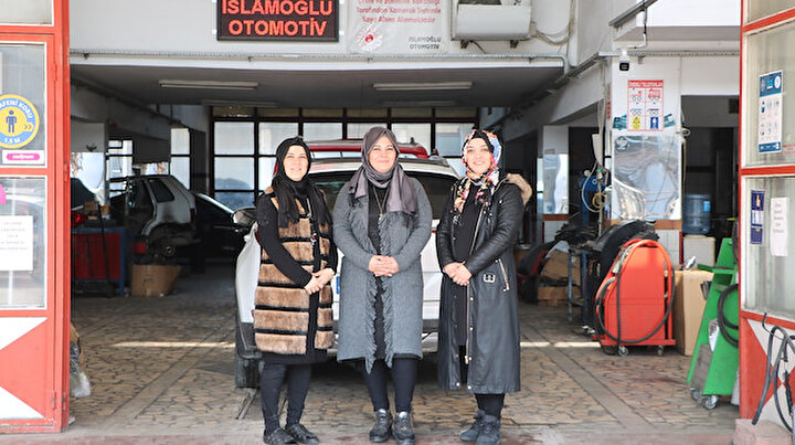 Otomobil tamir servisini 3 kız kardeş işletiyor: Bizi görünce şaşırıyorlar