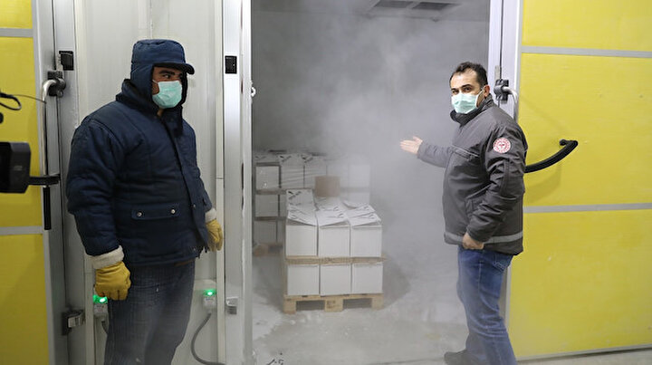 Eksi 80 derecede saklanıyor: 2,8 milyon BioNTech aşısı Türkiyeye getirildi