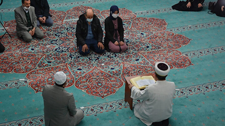 Bir ayda Ukraynalı iki kadın Müslüman oldu