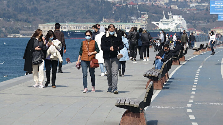Üsküdar Sahilinde turist yoğunluğu