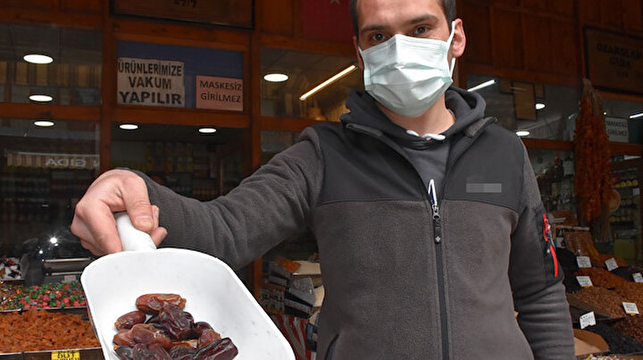 Hem ucuz hem lezzetli: İran hurmasına talep yoğun