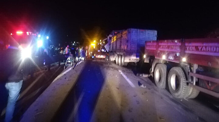 5 tır zincirleme kaza yaptı karayolu trafiğe kapandı