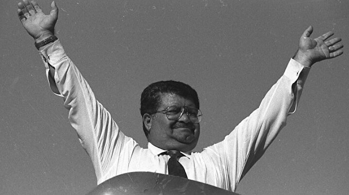 Sekizinci Cumhurbaşkanı Turgut Özal vefat edeli 28 yıl oldu