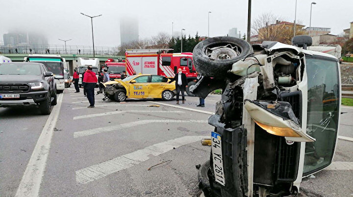 Boş yolda zincirleme kaza: Ortalık bir anda savaş alanına döndü