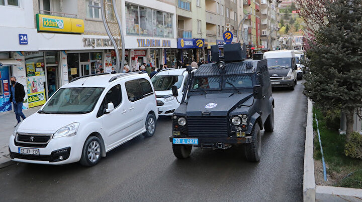 Hakkaride kırmızı alarm: vaka sayısı 2 katına çıktı polis zırhlılarla vatandaşı uyarıyor
