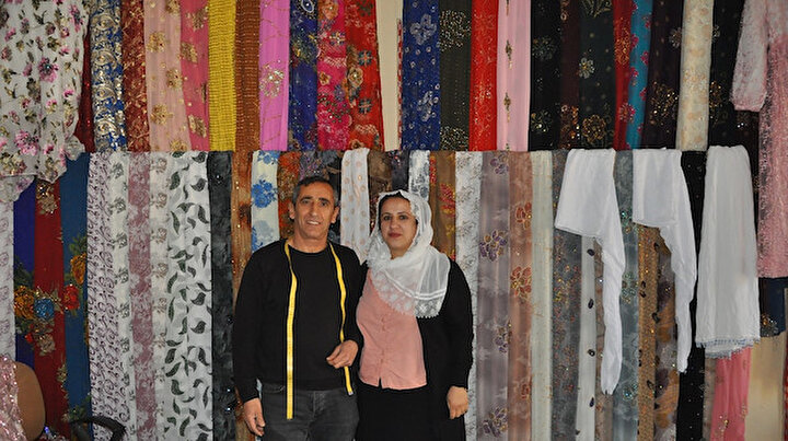 Mikro kredi ile işini kuran 5 çocuk annesi kadın eşini de yanına işçi olarak aldı