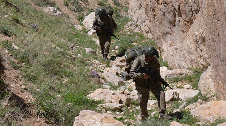 Bayramda da eller tetikte: Hudut kartalları sınırda kuş uçurtmuyor