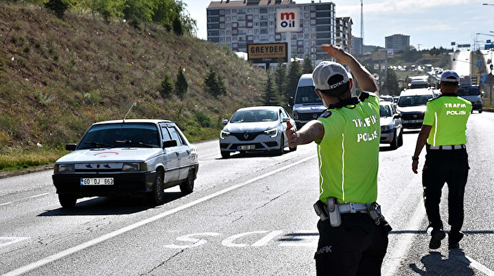Kısıtlama sonrası 43 ilin bağlantı noktası kilit