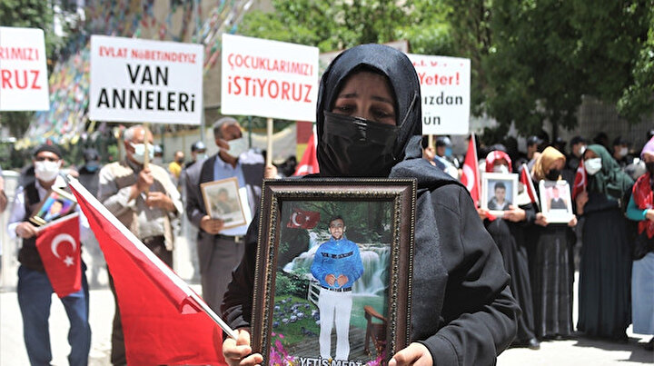 Vanlı annelerin HDP önündeki evlat nöbeti sürüyor: “Zafer bizim olacak”