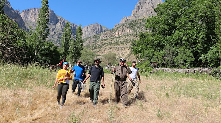 Terörden temizlenen Hilal beldesi ilk turist kafilesini ağırladı