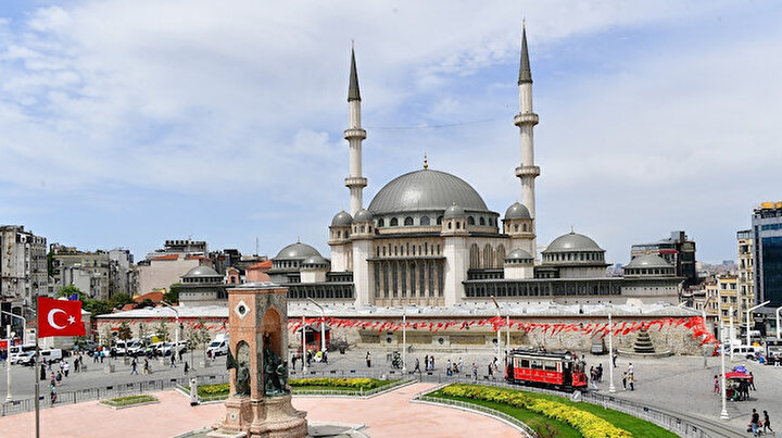 Tarihi açılış için tüm hazırlıklar tamam: Taksim Camii yarın açılıyor