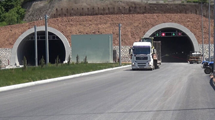 Sürücülerin korkulu rüyası sona eriyor: Dev tüneller ulaşıma açılıyor